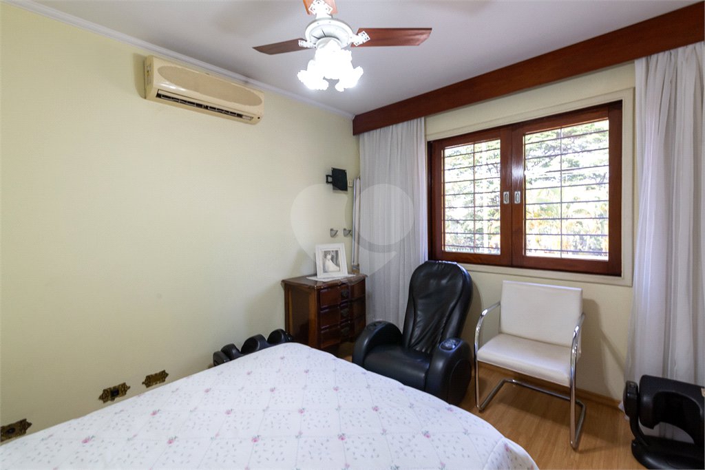 Sobrado à venda com 4 quartos, sendo 2 suítes, em Brooklin Velho, São Paulo, SP