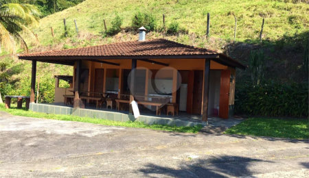 Fazenda à venda com 7 quartos, sendo 3 suítes,  em Professor Souza, Casimiro de Abreu, RJ