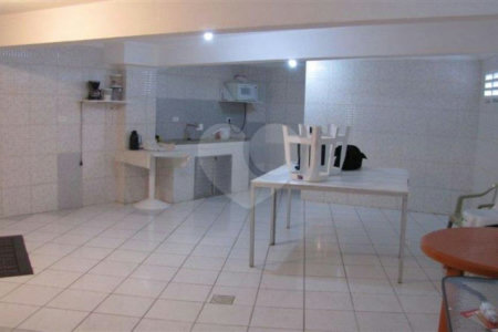Casa à venda com 3 quartos, sendo 1 suíte, no condomínio Villa Jardim Sul, São Paulo - SP