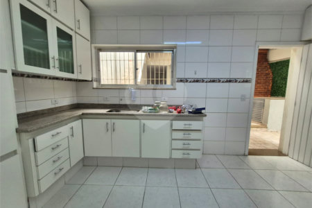 Casa à venda ou para alugar com 3 quartos, sendo 1 suíte, em Parque São Domingos, São Paulo, SP