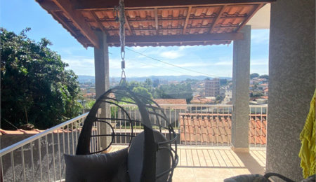 Casa à venda com 2 quartos, sendo 1 suíte, em Jardim Alvinópolis, Atibaia, SP