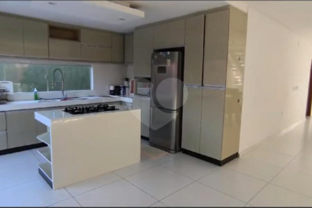 Casa à venda com 4 suítes no Centro, Santa Cruz Cabrália, BA