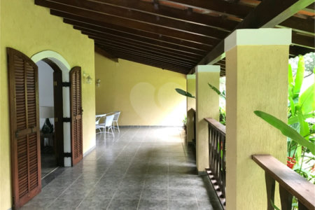 Casa à venda com 5 quartos, sendo 3 suítes, no condomínio Recanto das Flores, Indaiatuba - SP