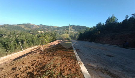 Terreno à venda no condomínio Bosque da Represa, Nazaré Paulista - SP