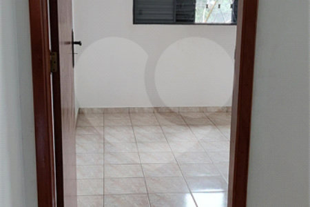 Sobrado à venda com 3 quartos, sendo 1 suíte, em Ressaca, Atibaia, SP