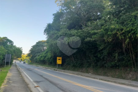 Área de terra de 156 mil m2 à venda em São Roque, zona mista (residencial/industrial)