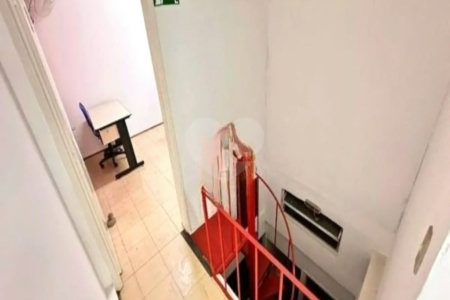 Prédio comercial com 322m², 8 salas, 3 banheiros, à venda no bairro Santo Antônio, São Caetano do Sul