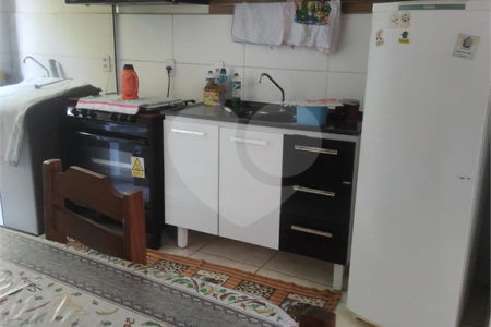 Apartamento no Condomínio Ipê Branco .