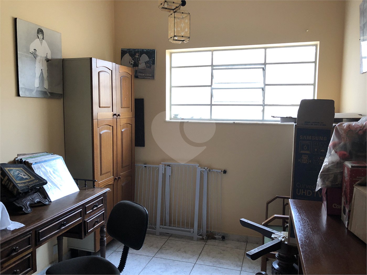sobrado na Região do Jardim França próximo da Padaria Paris, com 3 dormitórios, 3 vagas de garagem,