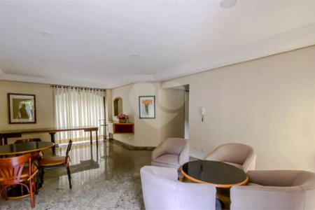 Apartamento na Região do Anália Franco Próximo ao Shopping com 3 Dormitórios sendo 1 Suíte e 2 Vagas de Garagem