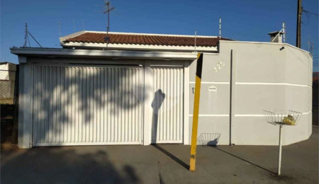 Casa à venda com 3 quartos em Jardim das Estações (vila Xavier), Araraquara, SP