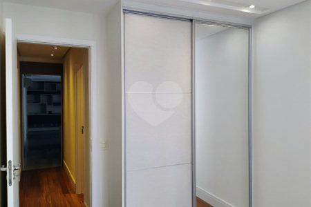 Apartamento à venda com 3 quartos, sendo 1 suíte, no Centro, São Bernardo do Campo, SP