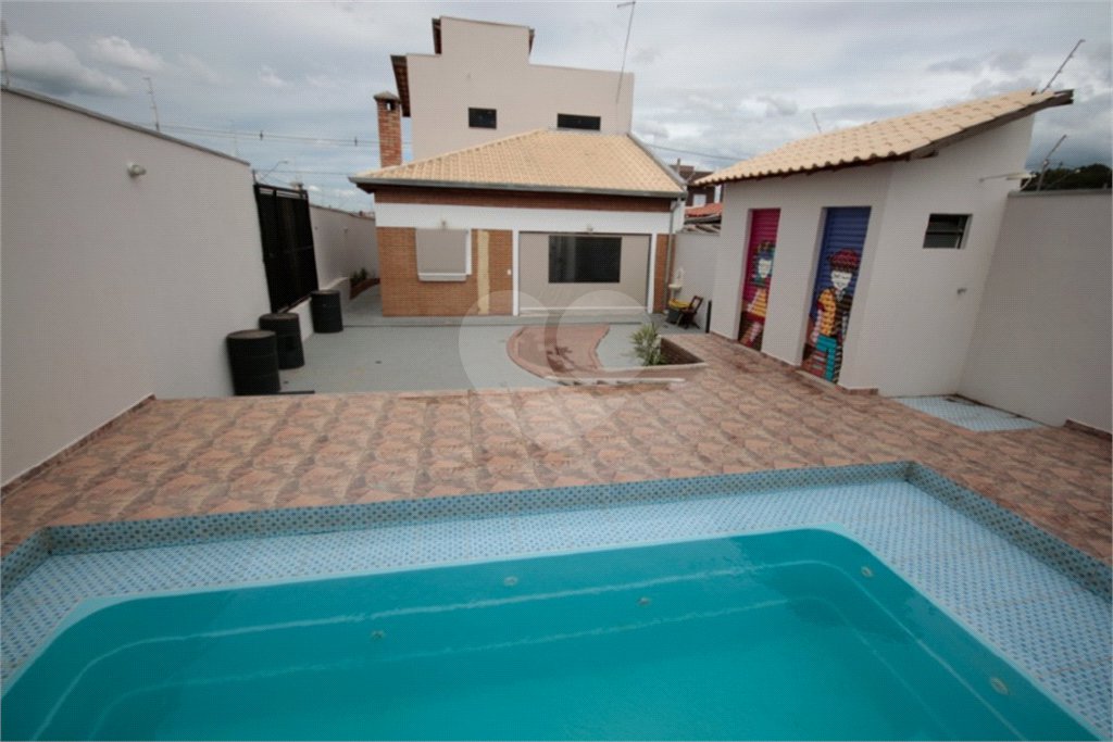 Casa à venda com 1 suíte em Residencial Parque Laguna, Salto, SP