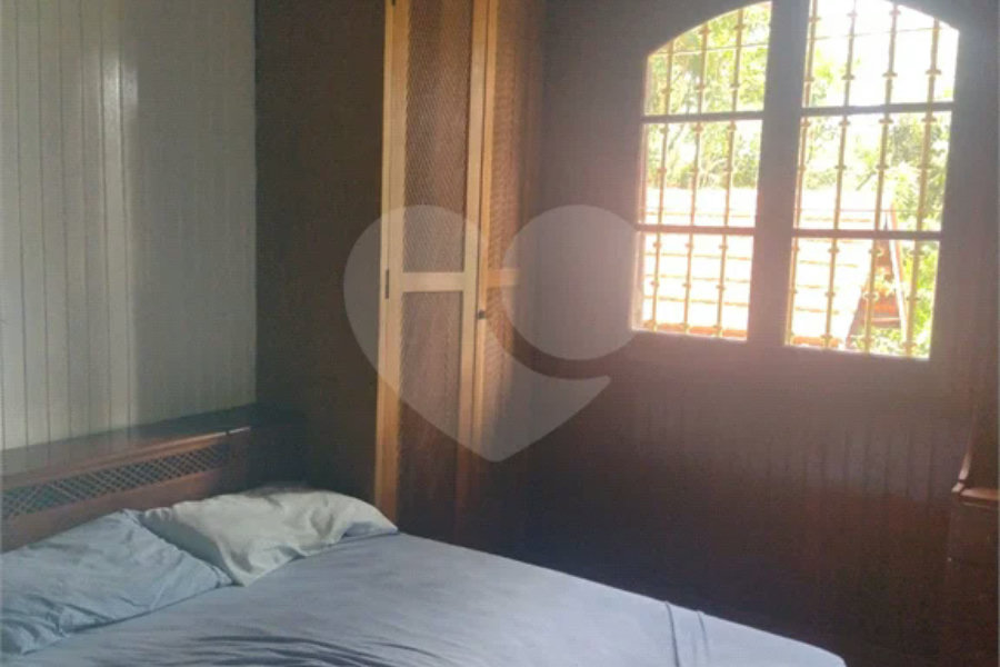 Casa à venda com 4 quartos, sendo 2 suítes,  no condomínio Cinco Lagos, Mairiporã - SP