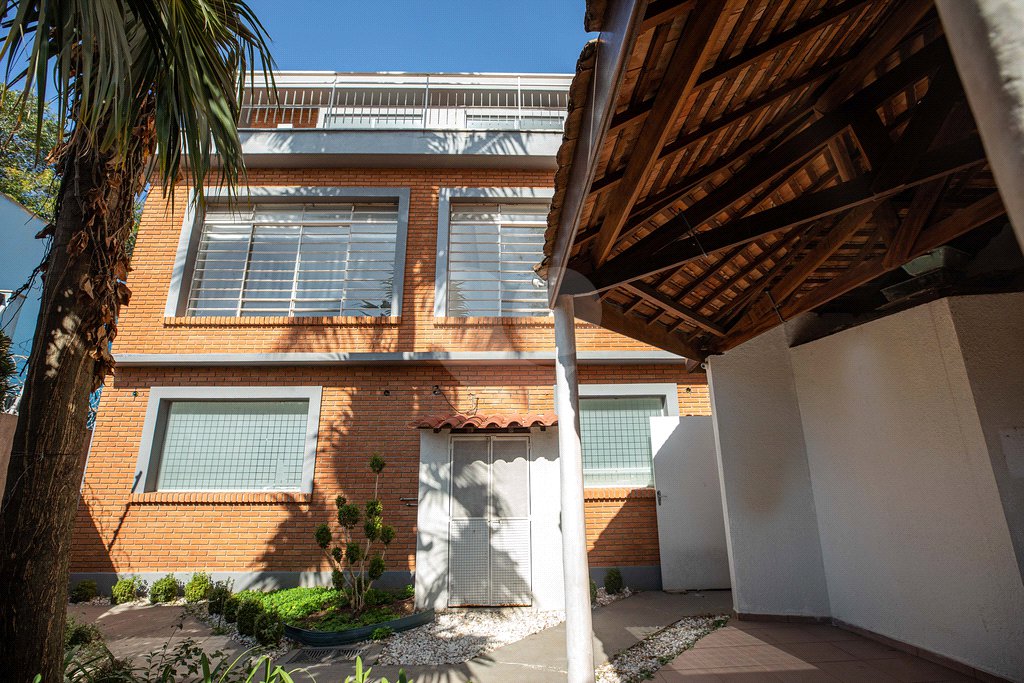 Sobrado à venda ou para alugar com 5 quartos em Alto da Lapa, São Paulo, SP
