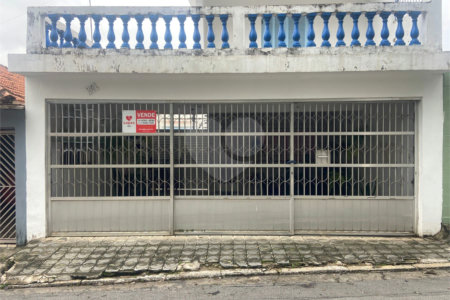 Sobrado à venda com 4 quartos, sendo 2 suítes, em Vila Ruth, Poá, SP