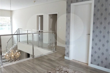 Casa à venda com 3 suítes no condomínio Figueira Garden, Atibaia - SP