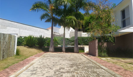 Sobrado à venda com 3 quartos, sendo 1 suíte, em Jardim do Lago, Atibaia, SP