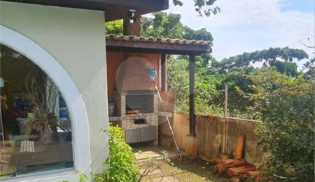 Casa à venda com 4 quartos, sendo 2 suítes,  no condomínio Comendador Elias Jafet, São Paulo - SP