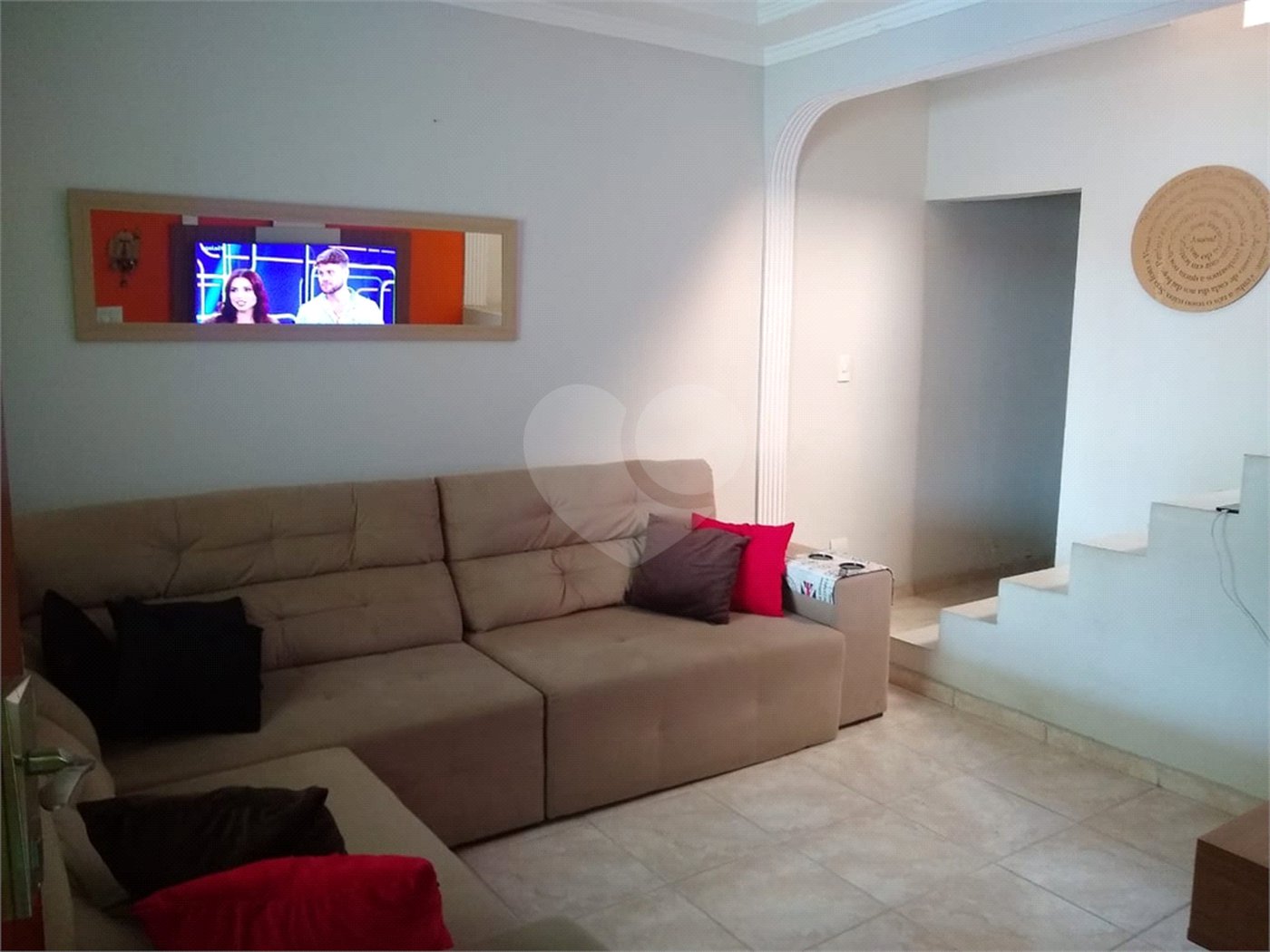 Casa à venda com 3 suítes em Jardim Adriana, Guarulhos, SP