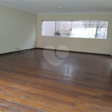 Sobrado à venda com 3 quartos, sendo 1 suíte,  em Jardim Pinheiros, São Paulo, SP