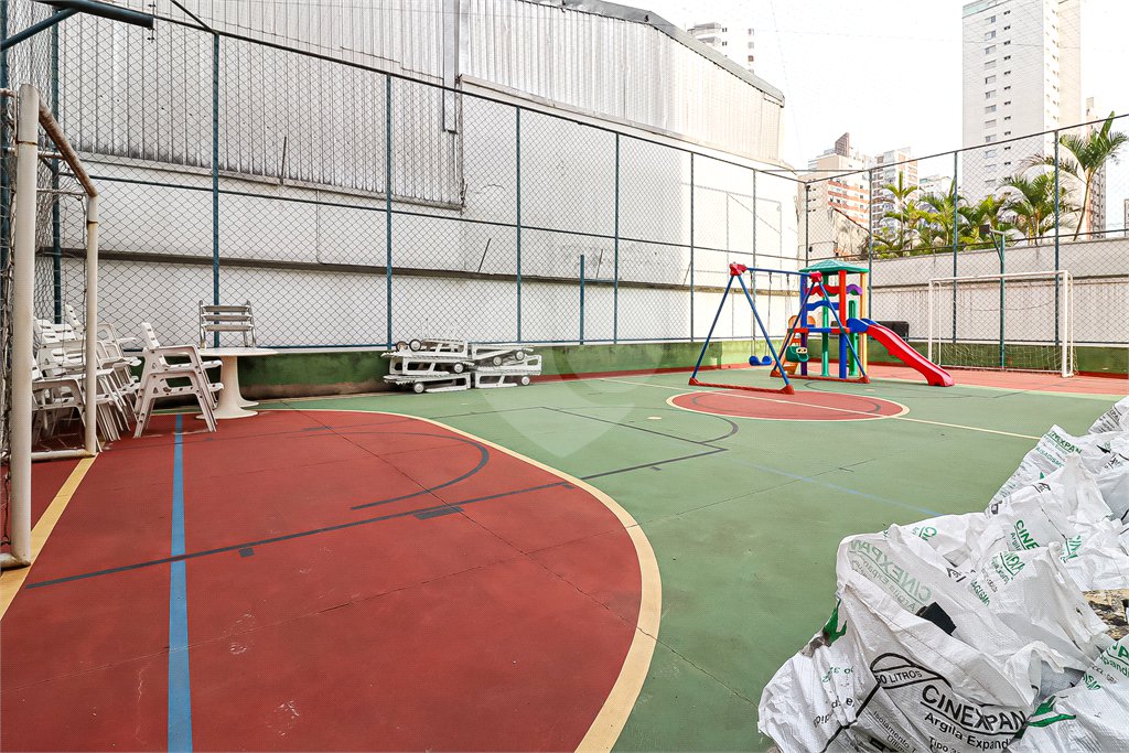 Apartamento à venda com 4 quartos, sendo 2 suítes, em Moema, São Paulo, SP
