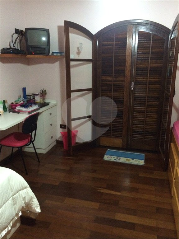 Sobrado à venda com 3 quartos, sendo 1 suíte, em Serra da Cantareira, Mairiporã, SP
