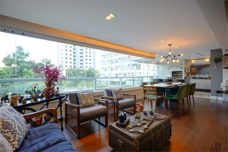 Apartamento à venda com 4 quartos, sendo 2 suítes, em Santo Amaro, São Paulo, SP