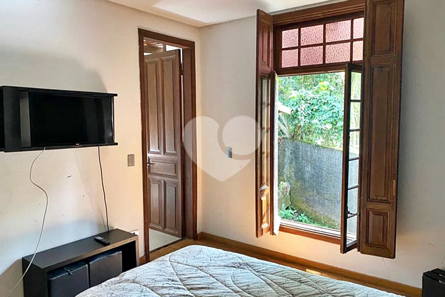 Casa à venda com 4 suítes no condomínio Sausalito, Mairiporã - SP