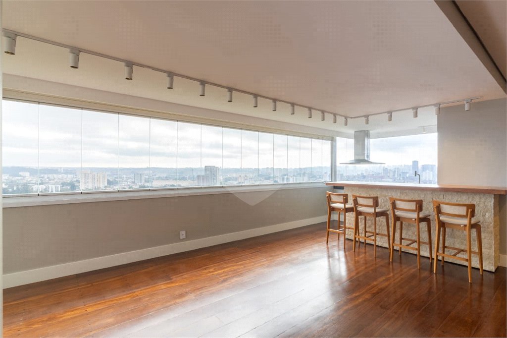 Apartamento à venda com 4 suítes em Vila Sofia, São Paulo, SP