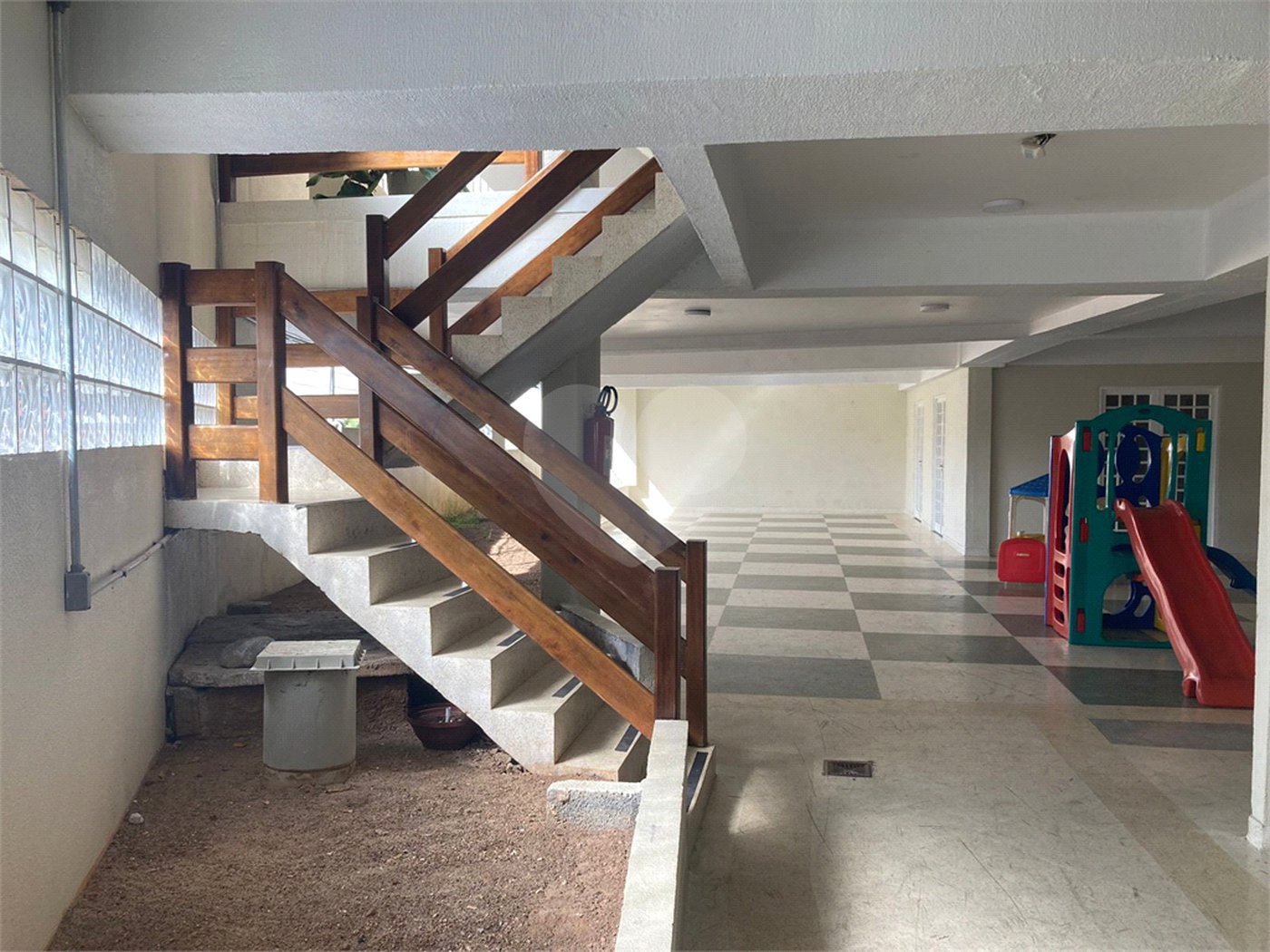 Casa à venda com 3 quartos, sendo 1 suíte, no condomínio Barbará II, São Paulo - SP