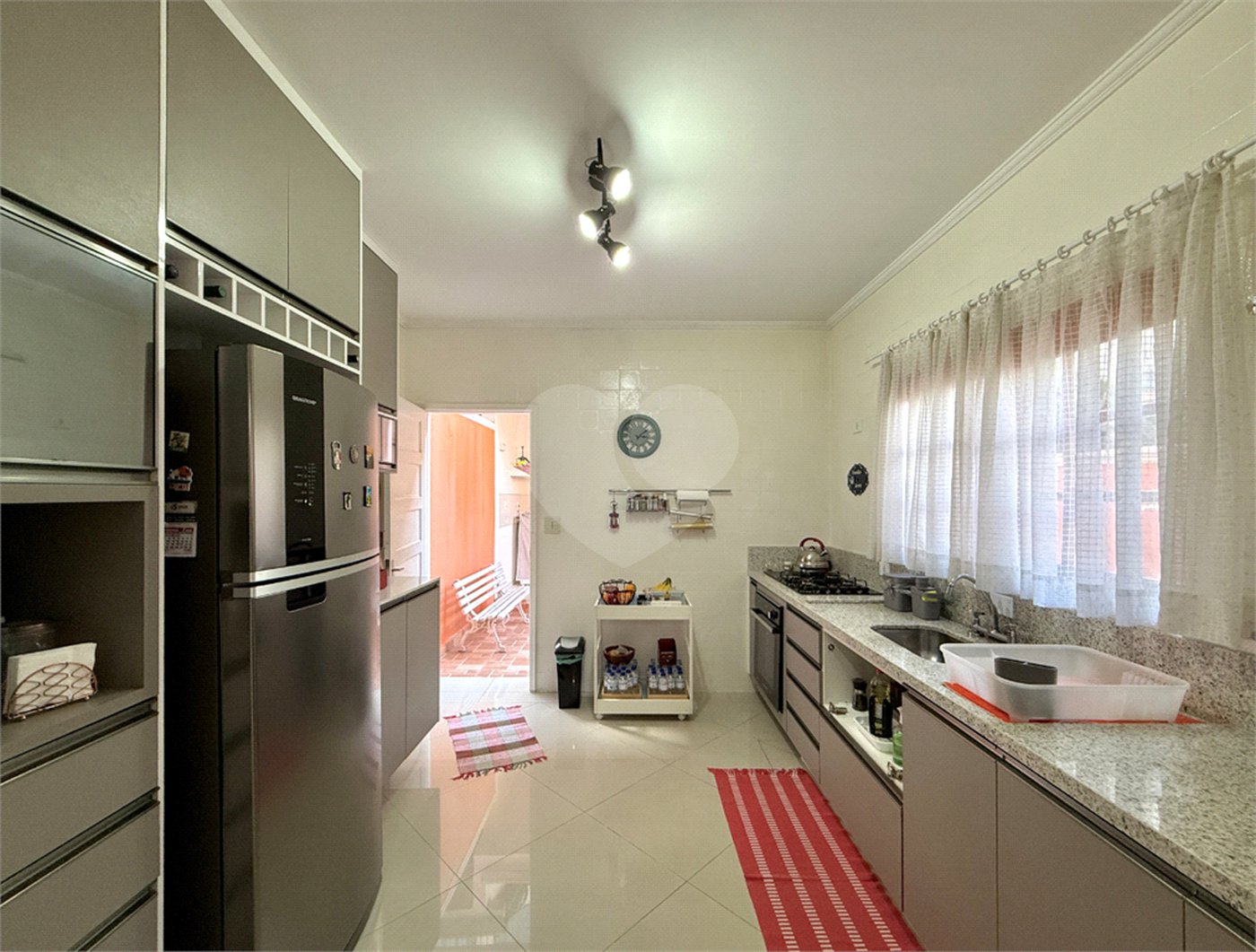 Sobrado à venda com 3 quartos, sendo 1 suíte, em Campo Grande, São Paulo, SP
