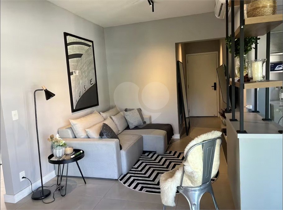 Apartamento para alugar com 2 quartos, sendo 1 suíte,  em Pinheiros, São Paulo, SP