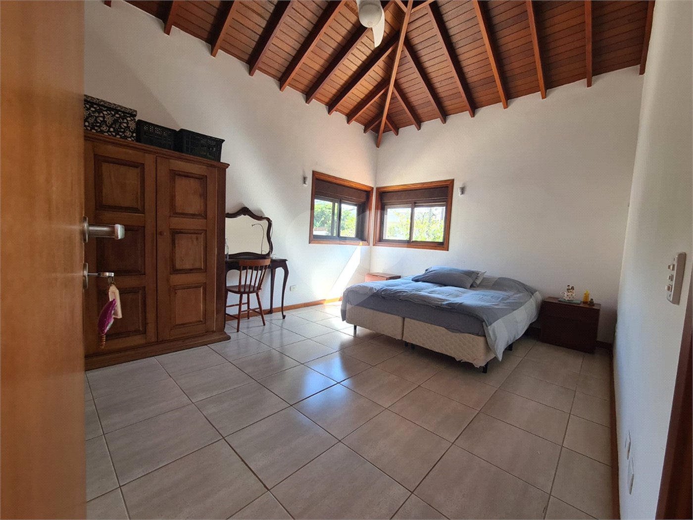 Casa à venda com 4 suítes no condomínio Santa Teresa, Itupeva - SP