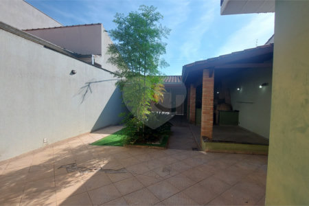 Sobrado à venda com 3 quartos, sendo 1 suíte, em Wanel Ville, Sorocaba, SP