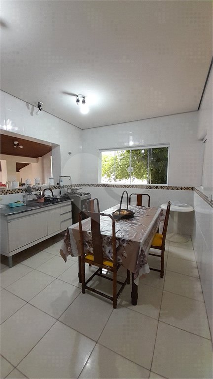 Casa à venda com 3 quartos, sendo 1 suíte,  em Retiro das Fontes, Atibaia, SP