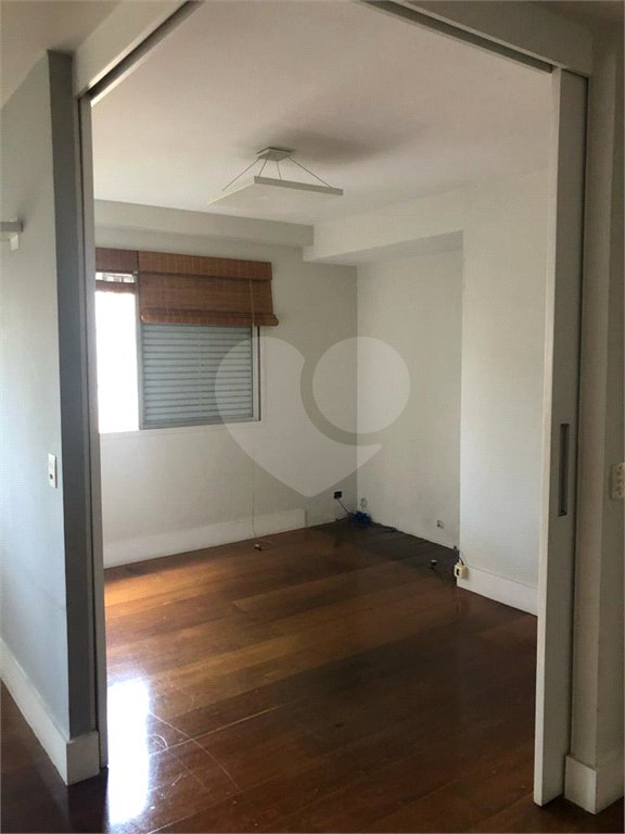 Sala à venda em Vila Suzana, São Paulo, SP