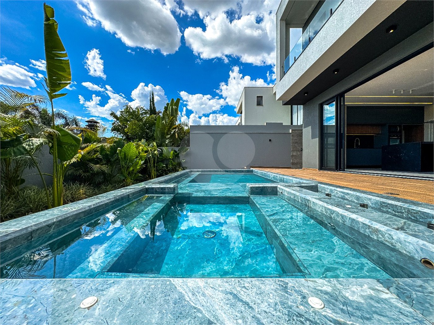 Casa à venda com 3 suítes no condomínio Jardim Vila Paradiso, Indaiatuba - SP