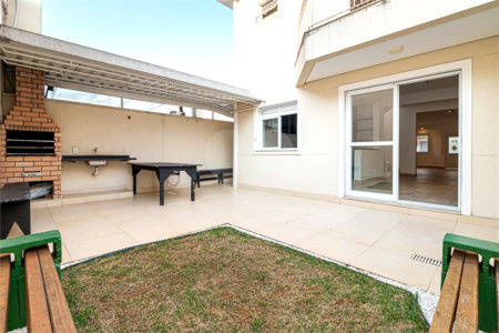 Casa à venda com 4 quartos, sendo 2 suítes, no condomínio Vila das Andorinhas, São Paulo - SP