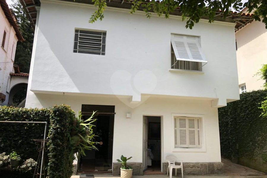 Casa Térrea à venda com 5 quartos, sendo 1 suíte, em Pacaembú, São Paulo, SP