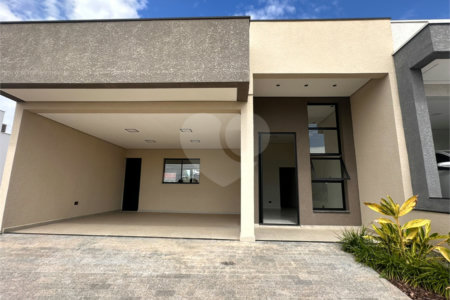 Casa à venda com 3 quartos, sendo 1 suíte, no condomínio Residencial Villagio Wanel, Sorocaba - SP