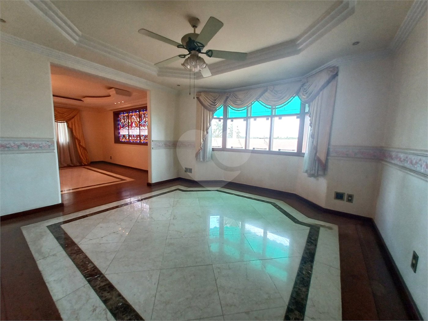 Casa à venda com 6 suítes no condomínio Portal da Raposo, Sorocaba - SP