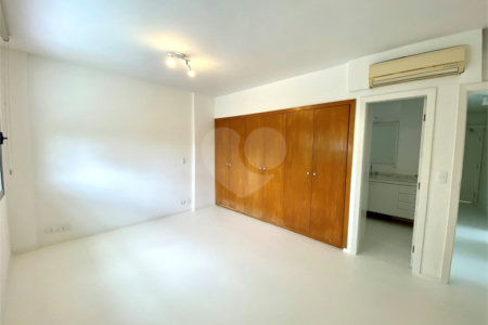 Apartamento para alugar com 3 quartos, sendo 1 suíte, em Jardim Europa, São Paulo, SP