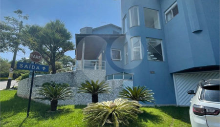 Casa à venda com 5 quartos, sendo 3 suítes,  no condomínio Swiss Park, São Bernardo do Campo - SP