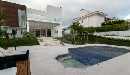 Casa à venda com 6 quartos, sendo 5 suítes, no condomínio Village Castelo, Itu - SP