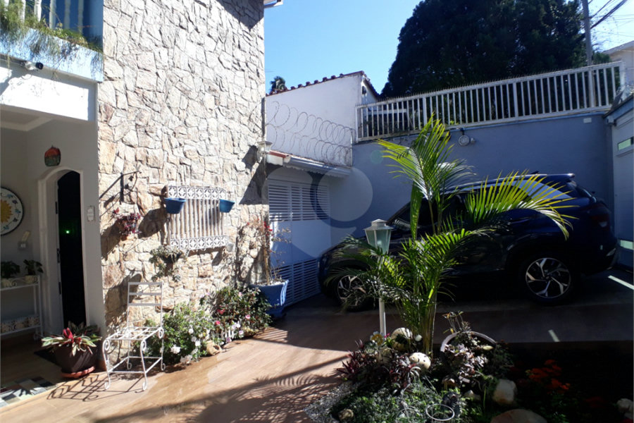 Sobrado à venda com 3 suítes em Horto Florestal, São Paulo, SP
