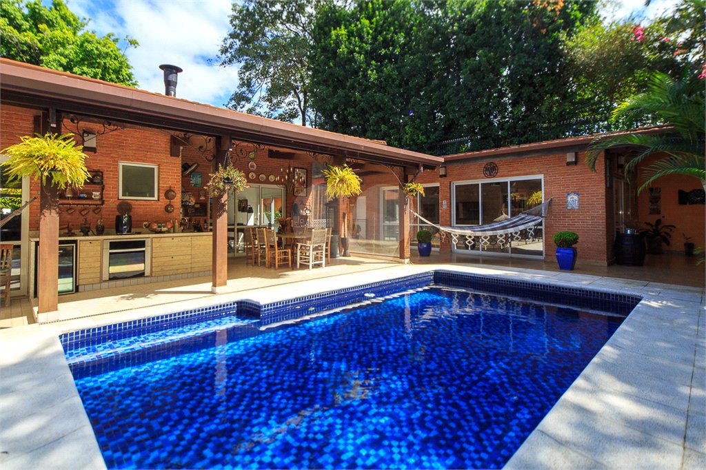 Casa Térrea à venda com 4 quartos, sendo 2 suítes, em Jardim Petrópolis, São Paulo, SP