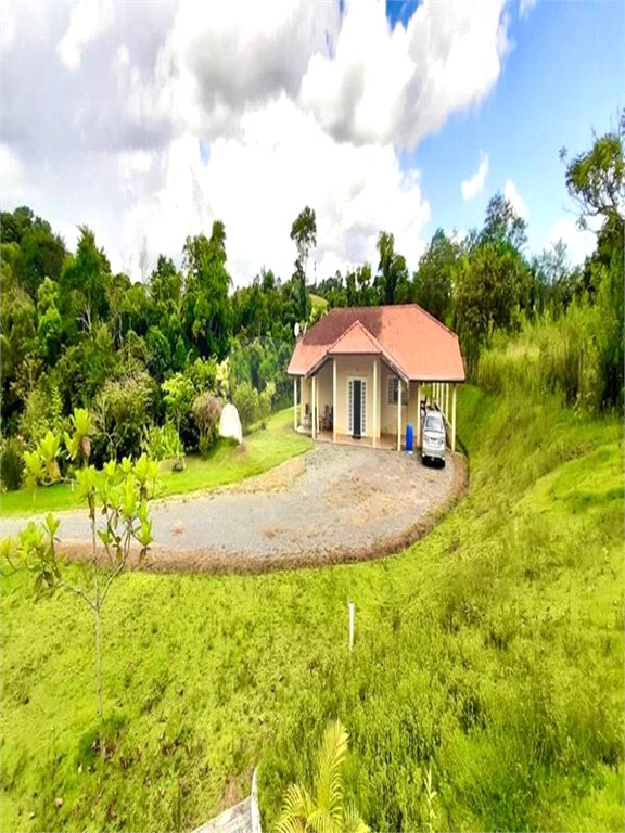 Chácara à venda com 4 quartos, sendo 1 suíte, em Jundiacanga, Araçoiaba da Serra, SP