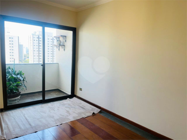 Apartamento à venda com 3 quartos, sendo 1 suíte,  em Alto da Boa Vista, São Paulo, SP