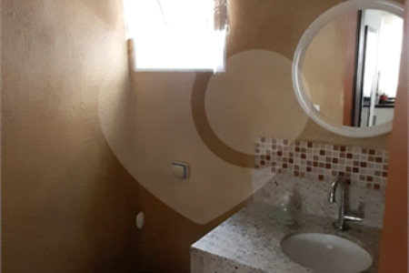 Sobrado à venda com 3 quartos, sendo 2 suítes, em Parque Boa Esperança, Indaiatuba, SP